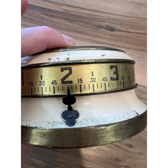 Vintage Mechanical Kitchen Timer Made in USA Mid Century White Metal Wind Up - Picture 4 of 9